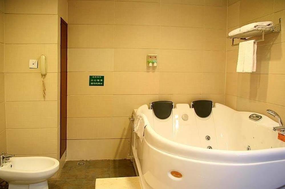 Guifu Holiday Hotel Yangshuo Exterior foto